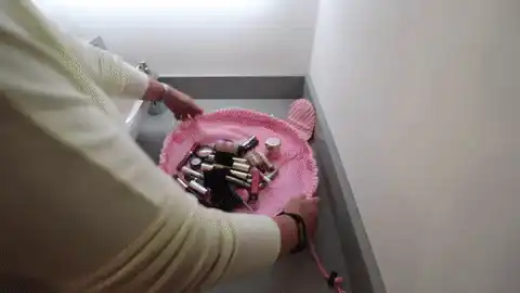 Magic Cosmetics Pouch in action